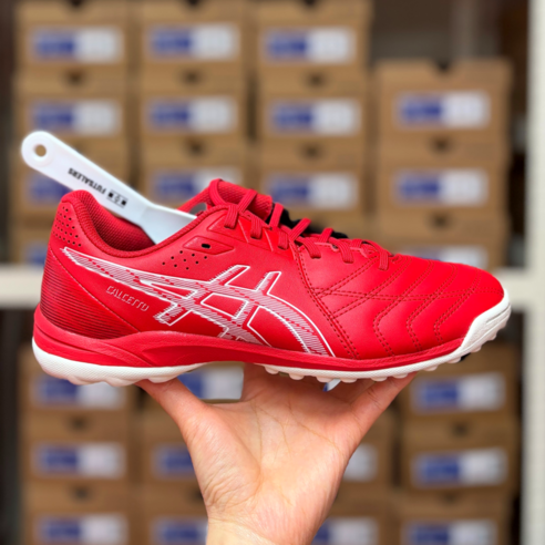 칼발도 편안하게! 아식스 칼체토 WD9 TF 풋살화, 그라운드를 지배하는 압도적인 편안함 아식스칼체토9tf