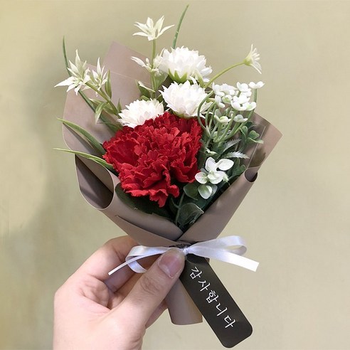 다채로운 컬러 옵션과 심플한 디자인으로 어버이날을 축하해보세요