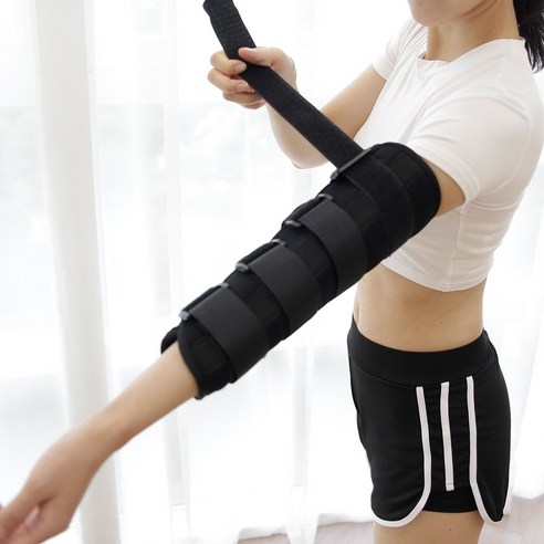 팔꿈치의 안전과 편안함을 동시에 제공하는 보조기