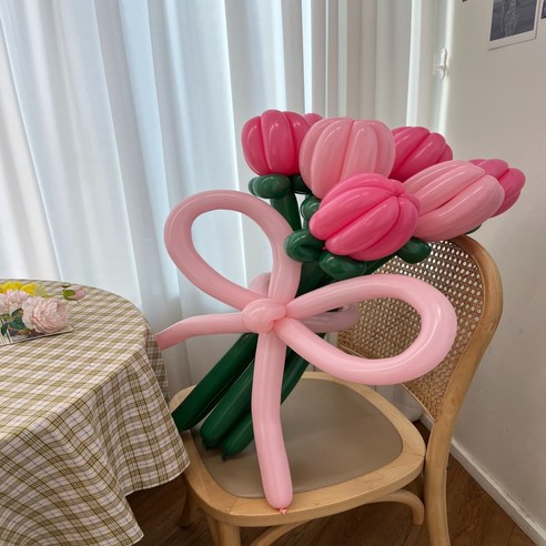 10,000원에 판매되는 DIY 풍선꽃다발로 당신의 행사나 공간을 화려하게 장식하세요.