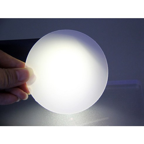 아크릴로 완성하는 특별한 조명 디자인