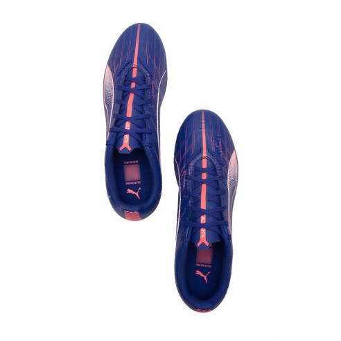 섬광처럼 빛나는 질주, 푸마 울트라 5 플레이 MG 축구화와 함께