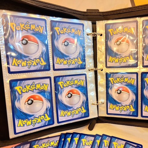 480장의 카드를 안전하게 보관할 수 있는 바인더 스타일의 앨범