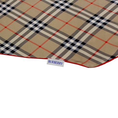 시간을 초월하는 우아함, 버버리 다이아몬드 숄