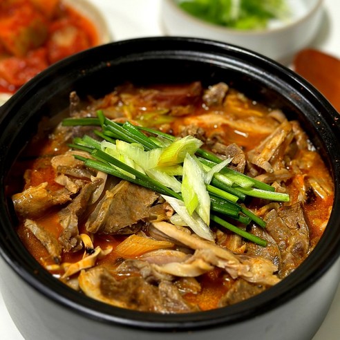 전통과 편리함이 만난 얼큰한 내장탕