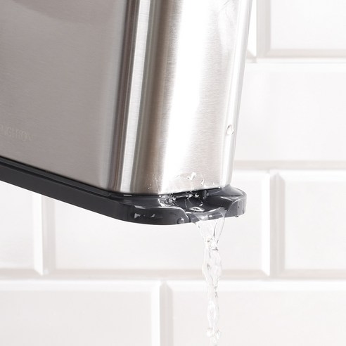 조리 공간을 깔끔하고 기능적으로 정리하는 올스텐 모벵스턴 수저통