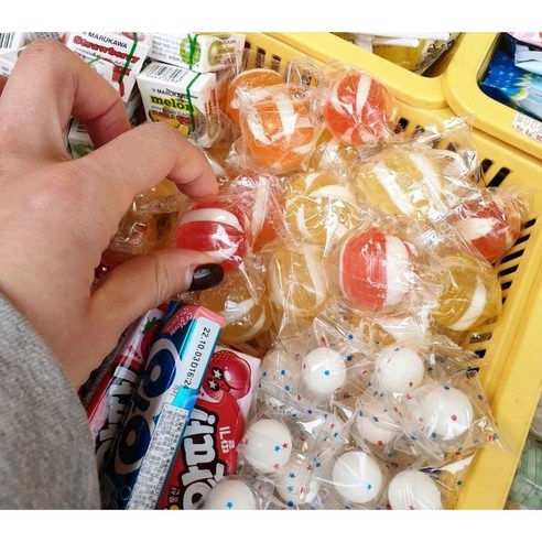 전통의 맛과 즐거움이 가득한 대용량 왕사탕