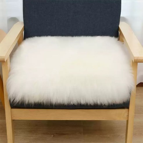 포근함과 스타일을 갖춘 고급 양털 러그