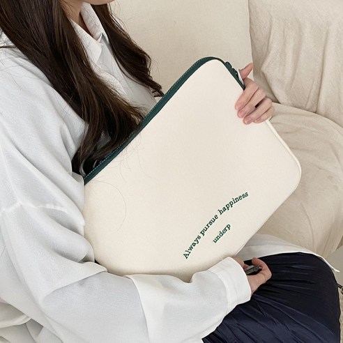 내구성, 보호 기능, 스타일이 뛰어난 언더프 레터링 노트북 파우치