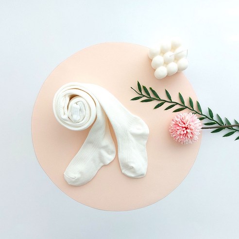 최고급 소재와 안전을 담은 설레발 갑종 골지 타이즈로 우리 아이의 따뜻하고 스타일리시한 겨울을 완성하세요.