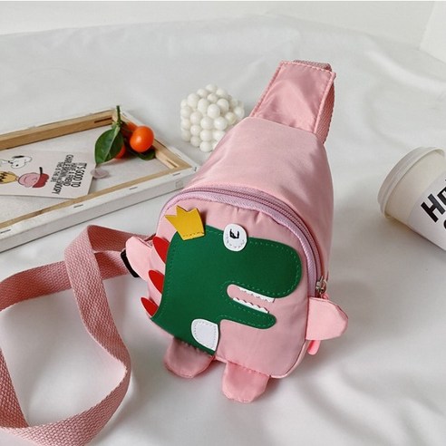 아이들의 마음을 사로잡는 공룡 슬링백, 최고의 답례품!