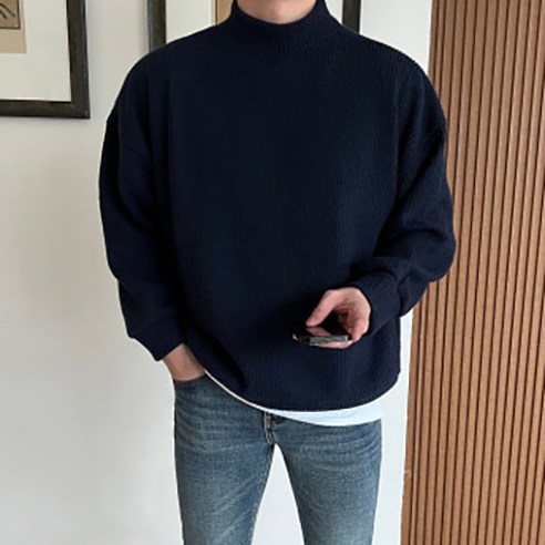 겨울을 따뜻하게 지낼 수 있는 기모 반폴라 니트 맨투맨