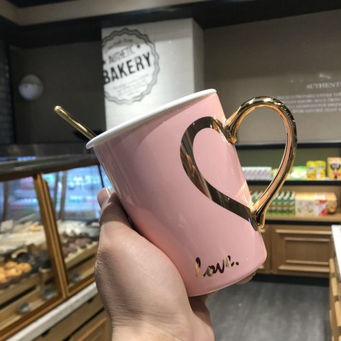 창조적 인 사랑 커피 머그잔 여성 세라믹 뚜껑 숟가락 개인화 된 연인 컵 홈 컵, 핑크 뚜껑 숟가락