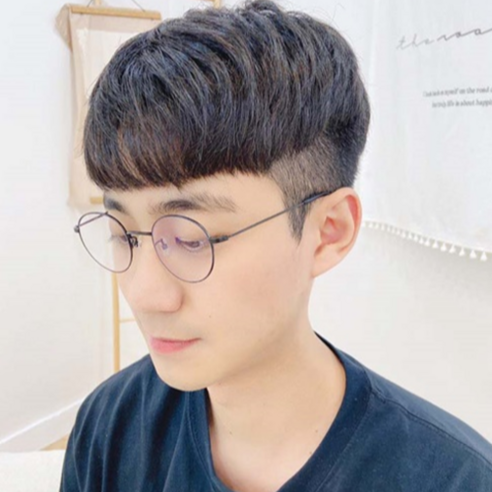 섬세한 기술과 편안함의 조화, 안경재이 수제 안경으로 당신의 개성을 빛내세요.