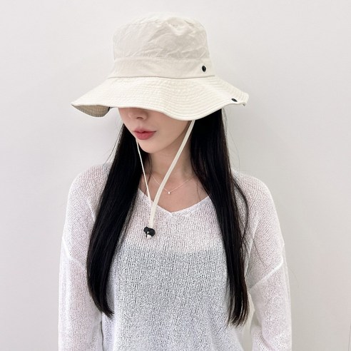 사계절 동안 야외 모험에 편안하고 스타일리시한 블루씨티 사이드 버튼 아노락 방수 등산 모자