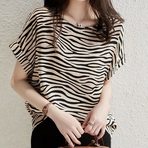 데일로엔 지브라패턴 루즈핏 쉬폰 반팔블라우스
