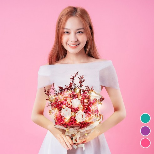 핑크빛의 매력과 아름다운 특징으로 특별한 사람에게 영구적인 기쁨을 선사하는 아르띠콜로 LED 장미 안개 꽃 꽃다발