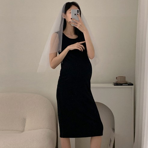 임산부의 우아함을 돋보이게 하는 더로만 임산부 원피스