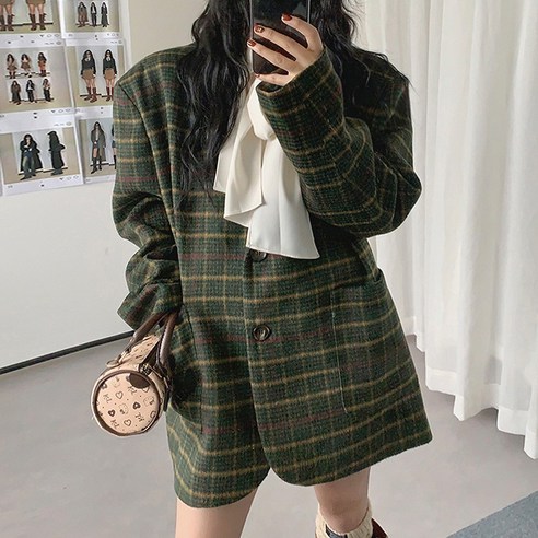 세련되고 편안한 겨울을 위한 대박난박양 오버핏 체크 자켓