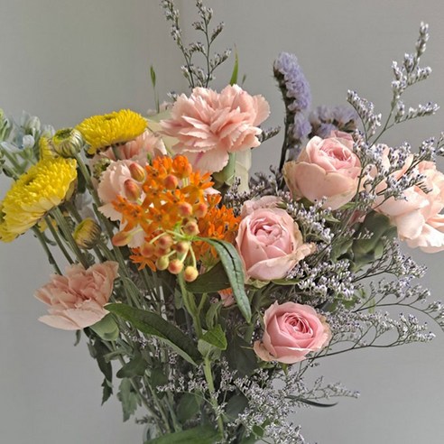 멀티 컬러의 조화로운 꽃다발, 택배 배송, 다양한 용도와 형태로 꽃을 사용할 수 있는 일반꽃