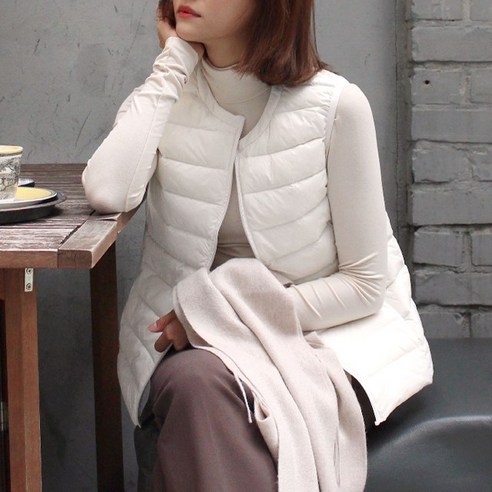커밍투유 오리털 경량 패딩 조끼