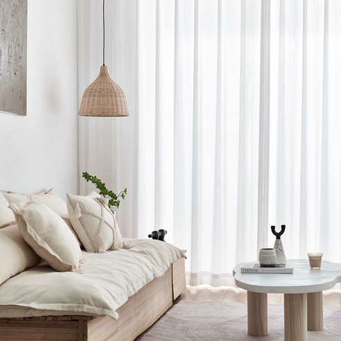 햇살은 막고, 사생활은 지켜주는 마법같은 차르르 커튼