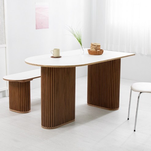 품질과 아름다움을 겸비한 4인 식탁 테이블