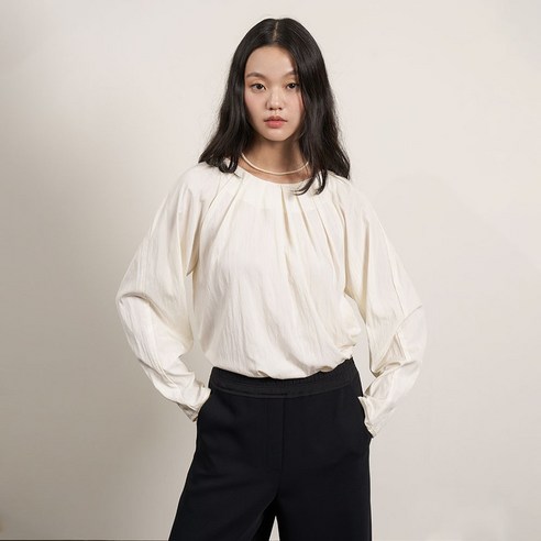 올리브데올리브 라글란 볼륨 턱 블라우스 OH3WB0810