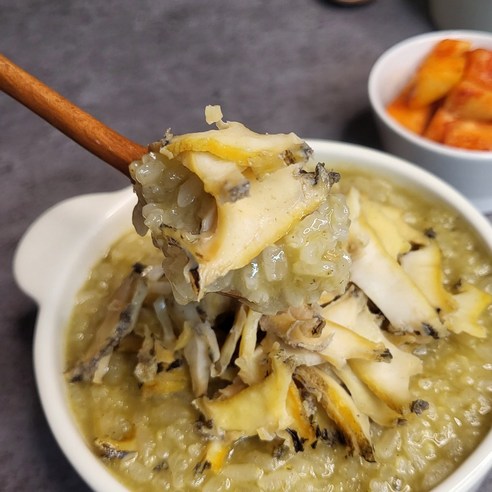 맛있는 전복죽의 편리함과 영양가를 즐기세요.