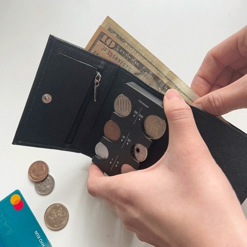 Style and practicality combined in a premium Japanese coin wallet
