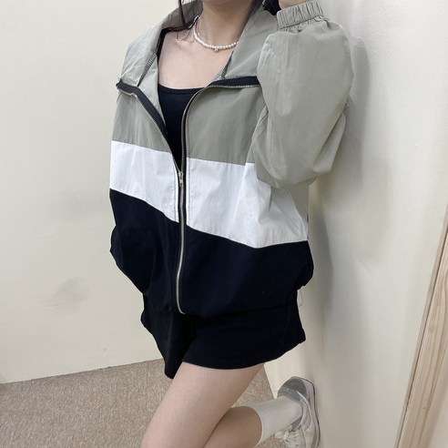 VANANA2 남녀공용 오버핏 사선 배색 바람막이 점퍼 2color VANANA2 남녀공용 오버핏 사선 배색 바람막이 점퍼 2color