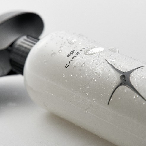 귀하의 차량을 보호하고 빛나게 하는 필수품: 카짐 프리미엄 유리막 코팅 관리제