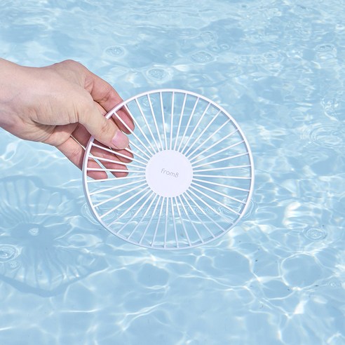 서늘함과 편리함의 완벽한 조화: 프롬비 아이스윈드 무선 탁상용 선풍기