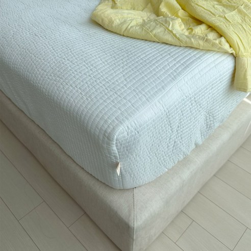 폭염 속 꿀잠을 선사하는 마법, 두잉썸 듀라론 수퍼냉감 올인원 매트리스커버