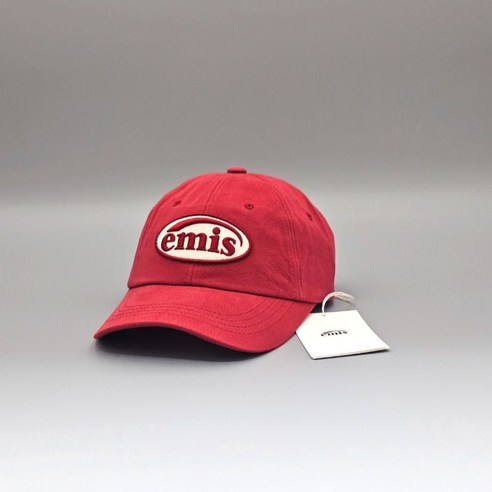개성을 빛내는 EMIS 톤 온 톤 와펜 볼 캡, 당신의 스타일에 특별함을 더하세요.