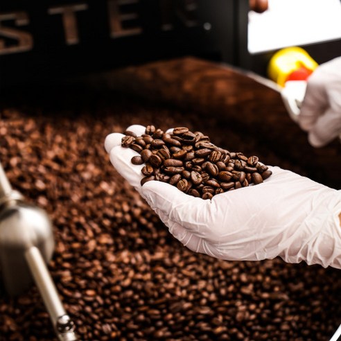 풍부하고 매력적인 맛을 가진 윤리적으로 재배된 브라질 아라비카 커피 원두