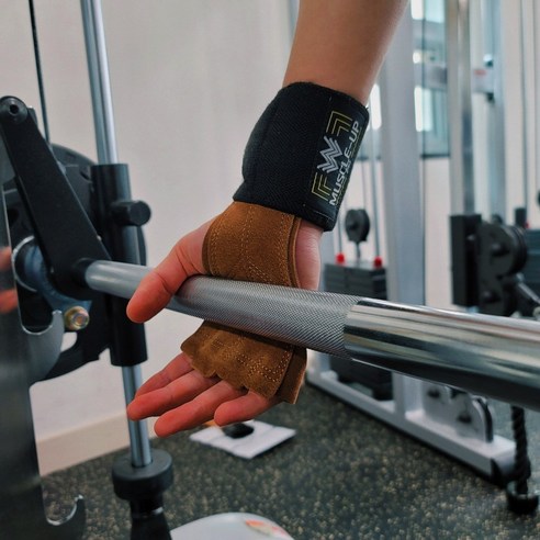 근성장월드의 100% 소가죽 헬스 장갑으로 운동을 더 편안하고 효율적으로 만드세요.