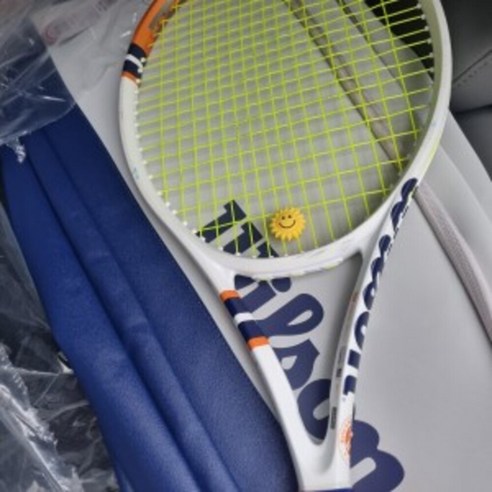 테니스 장비를 스타일리시하게 보관하세요: 윌슨 롤랑가로스 9팩 투어백