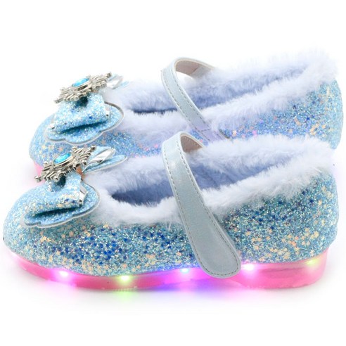 반짝이는 LED 눈송이와 푹신한 털로 어린이의 겨울을 따뜻하고 밝게 장식해주는 M미리내 눈송이 LED 털구두