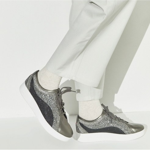 반짝이는 편안함, 핏플랍 옴브레 글리터 경량 스니커즈로 빛나는 하루를!