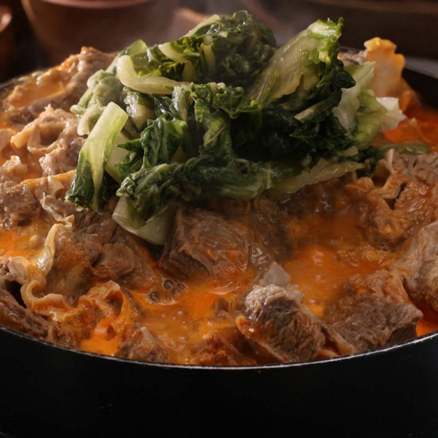 깊은 풍미와 간편함으로 만나는 따뜻한 순살 소갈비살 갈비탕