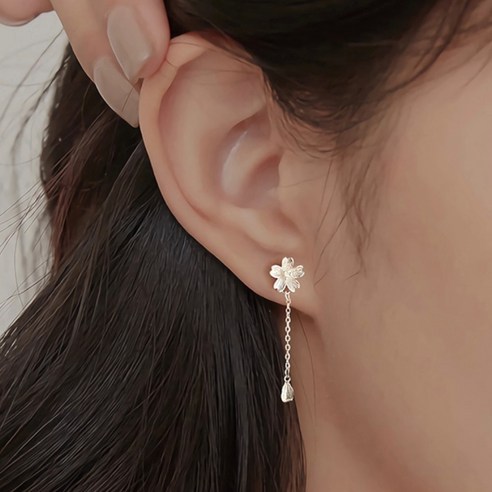 Silver999 와이어 꽃잎 귀걸이: 화려함과 내구성의 조화