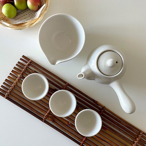 균열의 미학, 차 한 잔의 품격