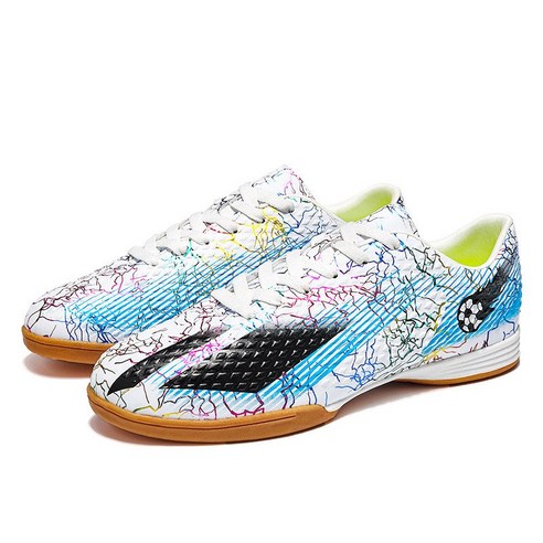 넓은 발볼을 위한 궁극의 퍼포먼스 파트너, BIKASU 축구화