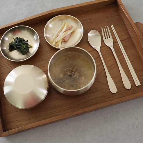 건강과 전통을 담은 명성유기 방짜 어린이 반상기, 특별한 각인으로 잊지 못할 선물을!