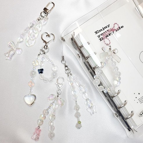 영롱한 오로라 빛깔로 나만의 작은 우주를 손안에 담아보세요.