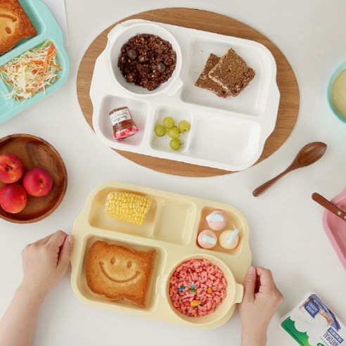 사랑스러운 식탁을 완성하는 하우키친 5구 식판+볼 세트