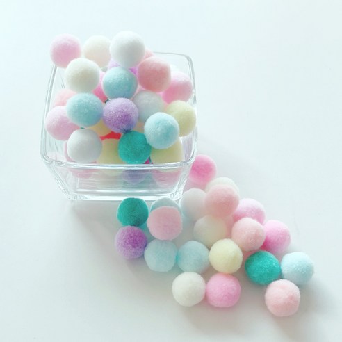 밋밋한 일상에 컬러 한 방울! 나만의 개성을 더하는 마법, 폼폼이 활용법 폼폼이