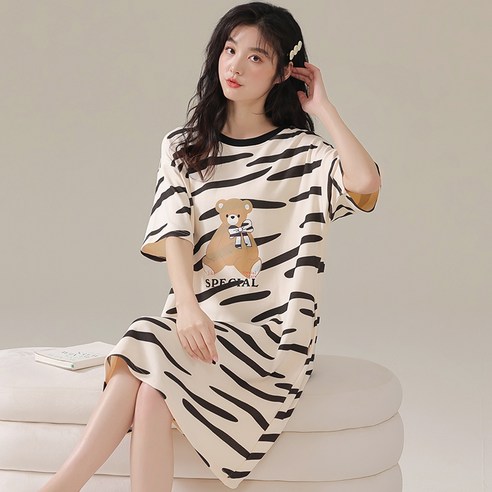큰귀멍멍의 편안한 여름 홈웨어: 귀여운 멍멍 원피스 잠옷