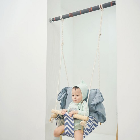 좁은 공간에서도 아이의 활동량을 채워주는 라라비 스윙점퍼 풀세트!